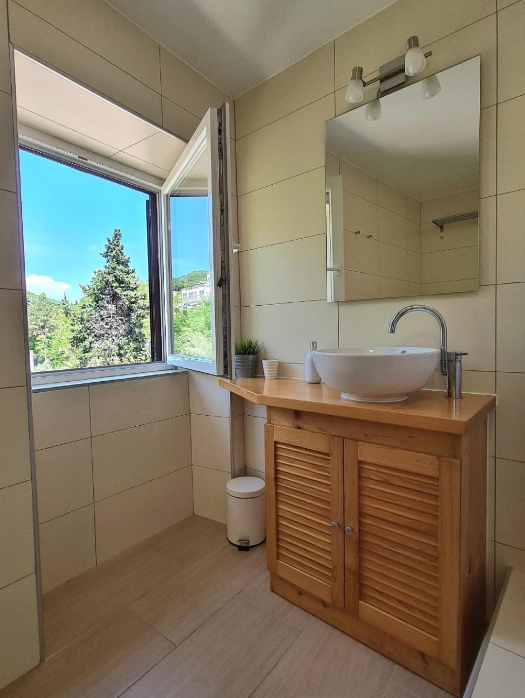 Apartments Sveti Ivan Moscenicka Draga Bilik gambar